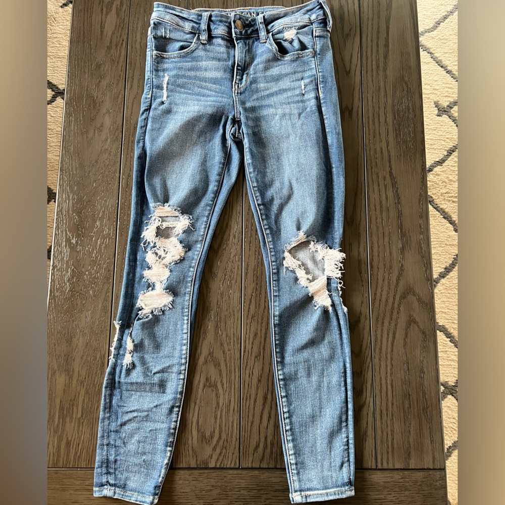 American Eagle Mid Rise Jeans -size 4